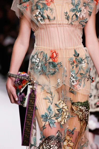 Look 142